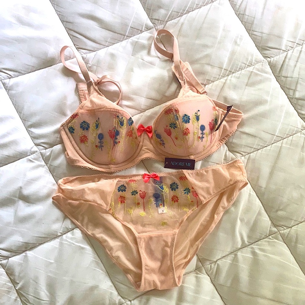 NWT Adore Me set 34D bra and S panty.
